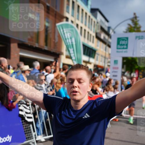 20.09.2026 - PSD Bank Halbmarathon LAZAROV Photography http://msf.ph/oto/10535052 20.09.2026 12:15:43 Ziel 1084, 1132, 1357, 2315, 3010, 3011, 3101, 3276, 3277, 3367, 4058 meine-sportfotos.de