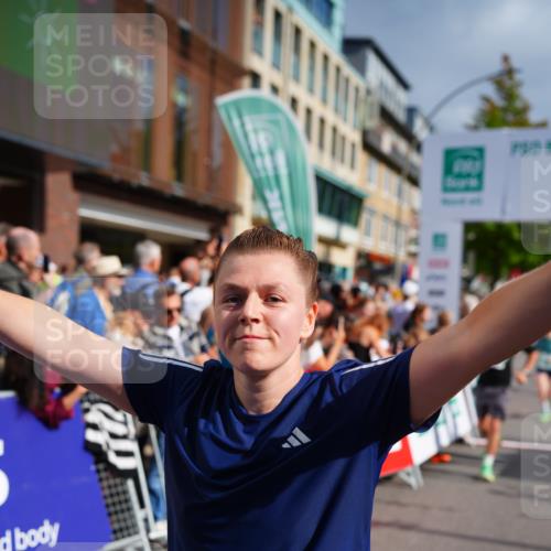 20.09.2026 - PSD Bank Halbmarathon LAZAROV Photography http://msf.ph/oto/10535056 20.09.2026 12:15:43 Ziel 1084, 1132, 1357, 2315, 3010, 3011, 3101, 3276, 3277, 3367, 4058 meine-sportfotos.de