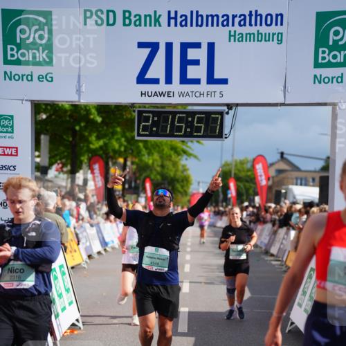 20.09.2026 - PSD Bank Halbmarathon LAZAROV Photography http://msf.ph/oto/10535199 20.09.2026 12:15:57 Ziel 1201, 2316, 2576, 3202, 4381, 4382, 4548, 4606 meine-sportfotos.de