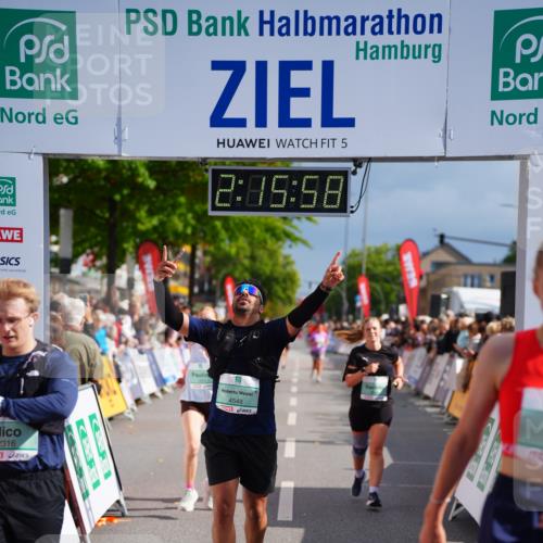 20.09.2026 - PSD Bank Halbmarathon LAZAROV Photography http://msf.ph/oto/10535203 20.09.2026 12:15:57 Ziel 1201, 2316, 2576, 3202, 4381, 4382, 4548, 4606 meine-sportfotos.de
