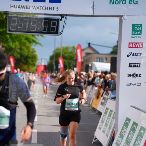 20.09.2026 - PSD Bank Halbmarathon LAZAROV Photography http://msf.ph/oto/10535214 20.09.2026 12:15:58 Ziel 1201, 2316, 2576, 4381, 4382, 4548, 4606 meine-sportfotos.de