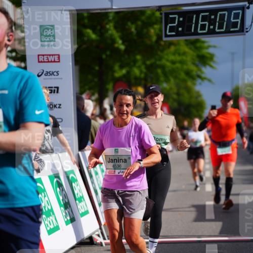 20.09.2026 - PSD Bank Halbmarathon LAZAROV Photography http://msf.ph/oto/10535274 20.09.2026 12:16:08 Ziel 1992, 2989, 3850, 4536, 4782 meine-sportfotos.de