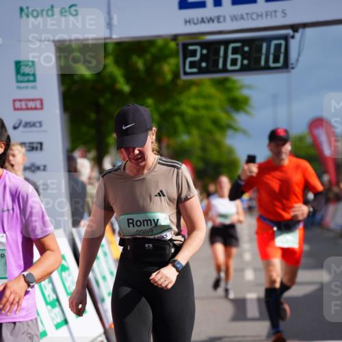 20.09.2026 - PSD Bank Halbmarathon LAZAROV Photography http://msf.ph/oto/10535287 20.09.2026 12:16:10 Ziel 1992, 2989, 3850, 4536, 4782 meine-sportfotos.de