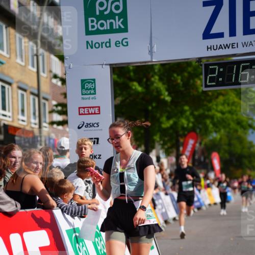 20.09.2026 - PSD Bank Halbmarathon LAZAROV Photography http://msf.ph/oto/10535352 20.09.2026 12:16:18 Ziel 1817, 3850, 4592, 4782 meine-sportfotos.de