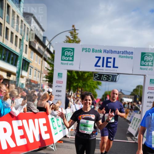 20.09.2026 - PSD Bank Halbmarathon LAZAROV Photography http://msf.ph/oto/10535437 20.09.2026 12:16:30 Ziel 1611, 1971, 3248, 4090, 4221, 4222, 4619 meine-sportfotos.de