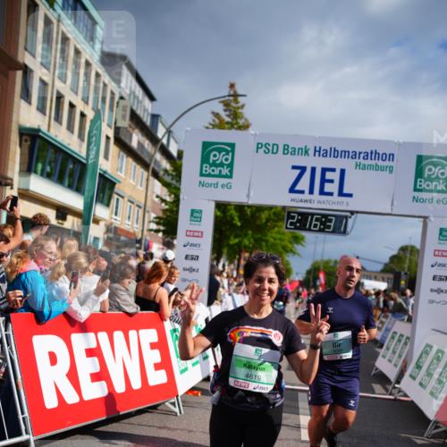 20.09.2026 - PSD Bank Halbmarathon LAZAROV Photography http://msf.ph/oto/10535449 20.09.2026 12:16:31 Ziel 1611, 1971, 3248, 4090, 4221, 4222, 4619 meine-sportfotos.de