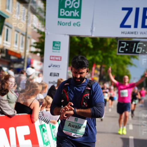 20.09.2026 - PSD Bank Halbmarathon LAZAROV Photography http://msf.ph/oto/10535491 20.09.2026 12:16:36 Ziel 1611, 1649, 1971, 2114, 2792, 3318, 3911, 4090, 4619 meine-sportfotos.de