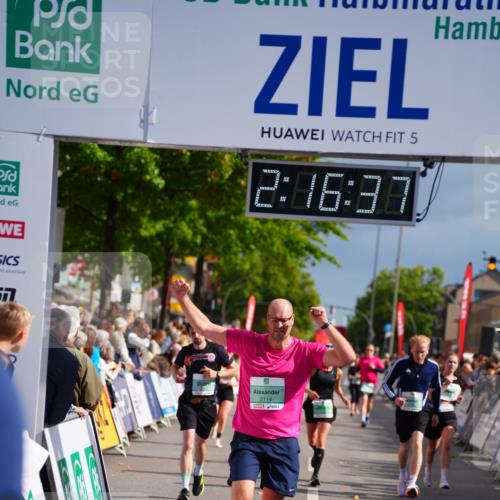 20.09.2026 - PSD Bank Halbmarathon LAZAROV Photography http://msf.ph/oto/10535506 20.09.2026 12:16:37 Ziel 1611, 1649, 1971, 2070, 2114, 2792, 3318, 3911, 4090, 4619 meine-sportfotos.de