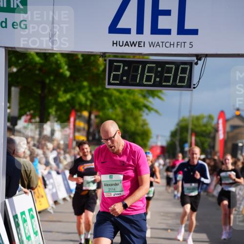 20.09.2026 - PSD Bank Halbmarathon LAZAROV Photography http://msf.ph/oto/10535537 20.09.2026 12:16:38 Ziel 1611, 1649, 1971, 2070, 2114, 2792, 3318, 3911 meine-sportfotos.de