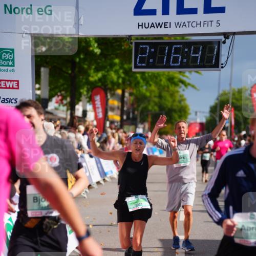 20.09.2026 - PSD Bank Halbmarathon LAZAROV Photography http://msf.ph/oto/10535568 20.09.2026 12:16:40 Ziel 1611, 1649, 1971, 2070, 2114, 2792, 3318, 3719, 3911 meine-sportfotos.de