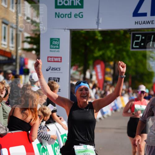 20.09.2026 - PSD Bank Halbmarathon LAZAROV Photography http://msf.ph/oto/10535618 20.09.2026 12:16:42 Ziel 1649, 1971, 2070, 2114, 2646, 2792, 3274, 3318, 3719, 3911 meine-sportfotos.de