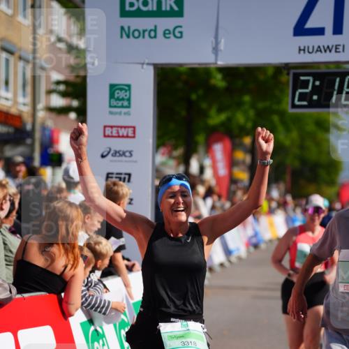 20.09.2026 - PSD Bank Halbmarathon LAZAROV Photography http://msf.ph/oto/10535623 20.09.2026 12:16:42 Ziel 1649, 1971, 2070, 2114, 2646, 2792, 3274, 3318, 3719, 3911 meine-sportfotos.de