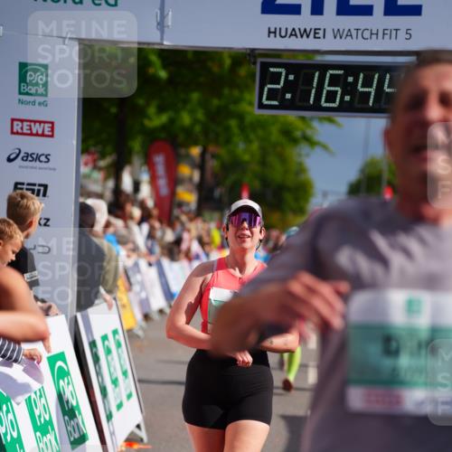 20.09.2026 - PSD Bank Halbmarathon LAZAROV Photography http://msf.ph/oto/10535636 20.09.2026 12:16:44 Ziel 1649, 2070, 2114, 2574, 2646, 2792, 3274, 3318, 3719, 3911 meine-sportfotos.de