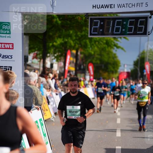 20.09.2026 - PSD Bank Halbmarathon LAZAROV Photography http://msf.ph/oto/10535800 20.09.2026 12:16:55 Ziel 1060, 2535, 2574, 3477, 3611 meine-sportfotos.de