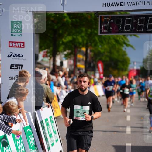 20.09.2026 - PSD Bank Halbmarathon LAZAROV Photography http://msf.ph/oto/10535806 20.09.2026 12:16:55 Ziel 1060, 2535, 2574, 3477, 3611 meine-sportfotos.de
