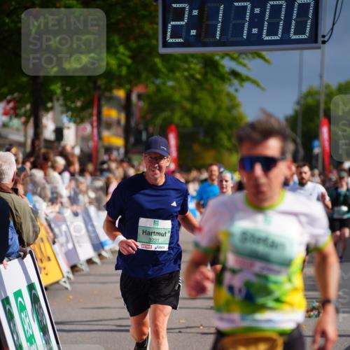 20.09.2026 - PSD Bank Halbmarathon LAZAROV Photography http://msf.ph/oto/10535877 20.09.2026 12:17:00 Ziel 1060, 1988, 2006, 2535, 3000, 3231, 3477, 3611, 4477 meine-sportfotos.de
