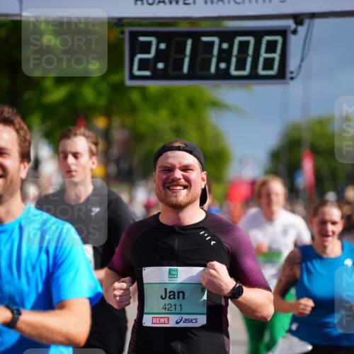 20.09.2026 - PSD Bank Halbmarathon LAZAROV Photography http://msf.ph/oto/10535985 20.09.2026 12:17:07 Ziel 1562, 1759, 1988, 2006, 2117, 2248, 2325, 3000, 3231, 4059, 4211, 4419, 4477 meine-sportfotos.de