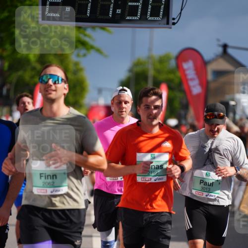 20.09.2026 - PSD Bank Halbmarathon LAZAROV Photography http://msf.ph/oto/10536129 20.09.2026 12:17:29 Ziel 1475, 1603, 2062, 2199, 2236, 2795, 2901, 3013, 3233, 3684, 4256 meine-sportfotos.de