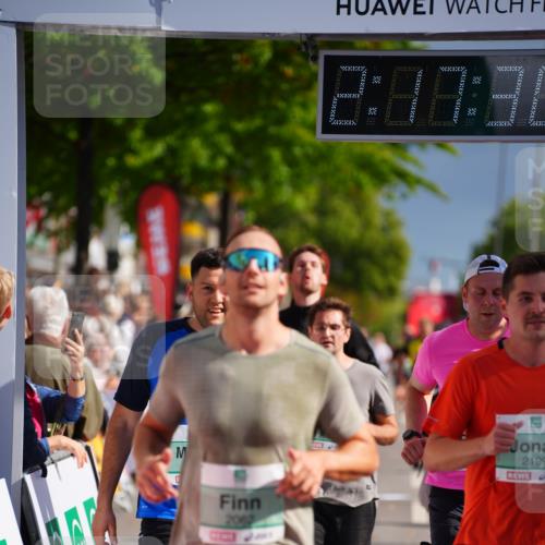 20.09.2026 - PSD Bank Halbmarathon LAZAROV Photography http://msf.ph/oto/10536138 20.09.2026 12:17:30 Ziel 1475, 1603, 2062, 2199, 2236, 2795, 2901, 3013, 3233, 3684, 4088, 4256 meine-sportfotos.de
