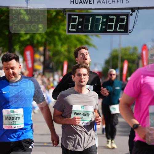 20.09.2026 - PSD Bank Halbmarathon LAZAROV Photography http://msf.ph/oto/10536169 20.09.2026 12:17:32 Ziel 1475, 1603, 2062, 2199, 2236, 2284, 2391, 2795, 2901, 3013, 3233, 3684, 4088, 4256 meine-sportfotos.de