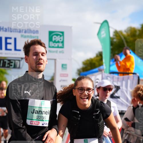 20.09.2026 - PSD Bank Halbmarathon LAZAROV Photography http://msf.ph/oto/10536229 20.09.2026 12:17:36 Ziel 1475, 1603, 2062, 2199, 2236, 2284, 2391, 2795, 2901, 3013, 3233, 3684, 4088, 4256, 4771 meine-sportfotos.de