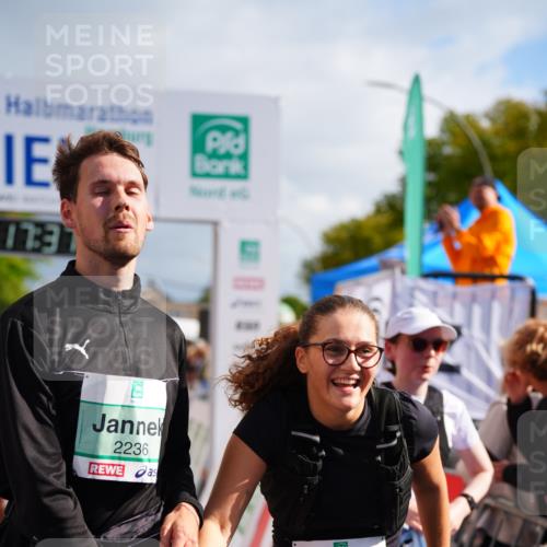 20.09.2026 - PSD Bank Halbmarathon LAZAROV Photography http://msf.ph/oto/10536235 20.09.2026 12:17:36 Ziel 1475, 1603, 2062, 2199, 2236, 2284, 2391, 2795, 2901, 3013, 3233, 3684, 4088, 4256, 4771 meine-sportfotos.de