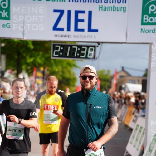 20.09.2026 - PSD Bank Halbmarathon LAZAROV Photography http://msf.ph/oto/10536241 20.09.2026 12:17:38 Ziel 1475, 1603, 1731, 2199, 2236, 2284, 2391, 2795, 2901, 3013, 3233, 3684, 4088, 4771 meine-sportfotos.de