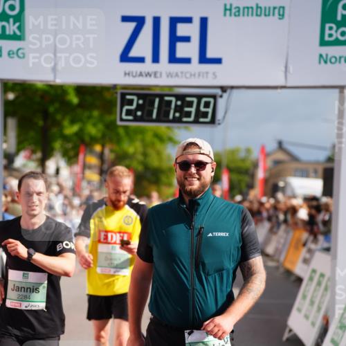 20.09.2026 - PSD Bank Halbmarathon LAZAROV Photography http://msf.ph/oto/10536246 20.09.2026 12:17:38 Ziel 1475, 1603, 1731, 2199, 2236, 2284, 2391, 2795, 2901, 3013, 3233, 3684, 4088, 4771 meine-sportfotos.de