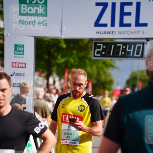 20.09.2026 - PSD Bank Halbmarathon LAZAROV Photography http://msf.ph/oto/10536269 20.09.2026 12:17:39 Ziel 1603, 1731, 2236, 2284, 2391, 2795, 2901, 3233, 4051, 4088, 4771 meine-sportfotos.de