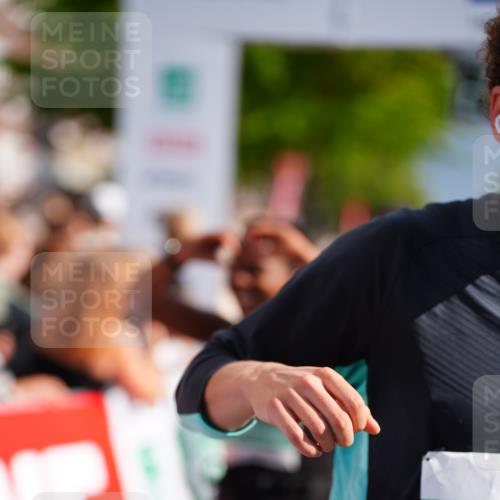 20.09.2026 - PSD Bank Halbmarathon LAZAROV Photography http://msf.ph/oto/10536294 20.09.2026 12:17:45 Ziel 1256, 1731, 2005, 2555, 3086, 3162, 3347, 3502, 3703, 4051, 4258, 4771 meine-sportfotos.de