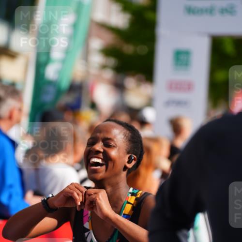 20.09.2026 - PSD Bank Halbmarathon LAZAROV Photography http://msf.ph/oto/10536302 20.09.2026 12:17:45 Ziel 1256, 1731, 2005, 2555, 3086, 3162, 3347, 3502, 3703, 4051, 4258, 4771 meine-sportfotos.de