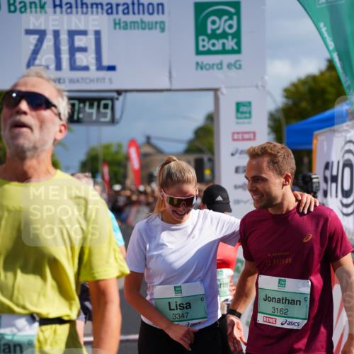 20.09.2026 - PSD Bank Halbmarathon LAZAROV Photography http://msf.ph/oto/10536334 20.09.2026 12:17:49 Ziel 1256, 1731, 2005, 2555, 3086, 3162, 3347, 3502, 3703, 3794, 3905, 4051, 4258 meine-sportfotos.de