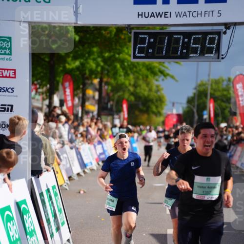 20.09.2026 - PSD Bank Halbmarathon LAZAROV Photography http://msf.ph/oto/10536429 20.09.2026 12:17:58 Ziel 1352, 1613, 1868, 3794, 3905 meine-sportfotos.de