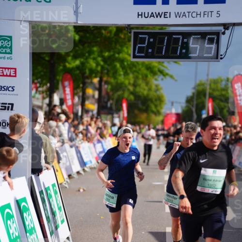 20.09.2026 - PSD Bank Halbmarathon LAZAROV Photography http://msf.ph/oto/10536432 20.09.2026 12:17:59 Ziel 1352, 1613, 1868, 3794, 3905 meine-sportfotos.de