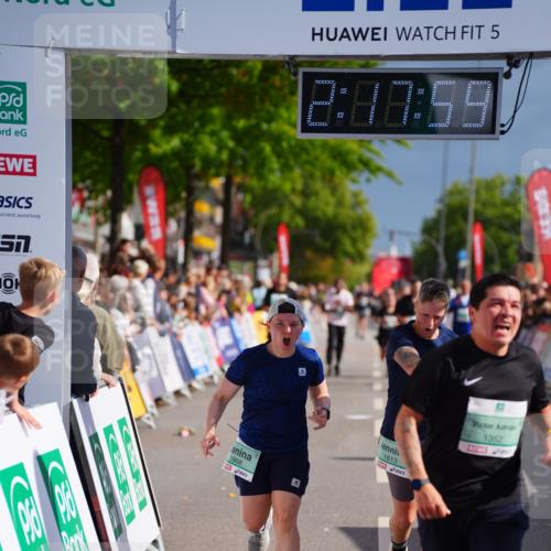 20.09.2026 - PSD Bank Halbmarathon LAZAROV Photography http://msf.ph/oto/10536435 20.09.2026 12:17:59 Ziel 1352, 1613, 1868, 3794, 3905 meine-sportfotos.de