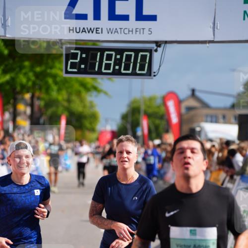 20.09.2026 - PSD Bank Halbmarathon LAZAROV Photography http://msf.ph/oto/10536449 20.09.2026 12:18:00 Ziel 1352, 1613, 1868, 3794, 3905 meine-sportfotos.de