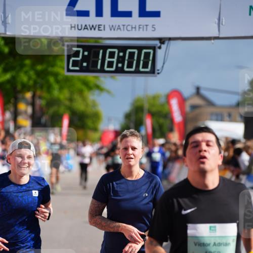 20.09.2026 - PSD Bank Halbmarathon LAZAROV Photography http://msf.ph/oto/10536453 20.09.2026 12:18:00 Ziel 1352, 1613, 1868, 3794, 3905 meine-sportfotos.de