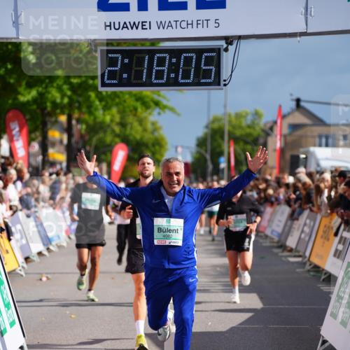 20.09.2026 - PSD Bank Halbmarathon LAZAROV Photography http://msf.ph/oto/10536475 20.09.2026 12:18:05 Ziel 1352, 1613, 1868, 2435, 2653, 3258, 4082, 4171 meine-sportfotos.de