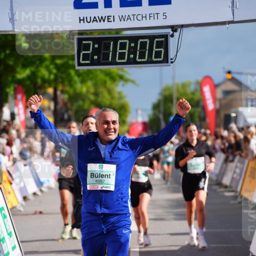 20.09.2026 - PSD Bank Halbmarathon LAZAROV Photography http://msf.ph/oto/10536487 20.09.2026 12:18:05 Ziel 1352, 1613, 1868, 2435, 2653, 3258, 4082, 4171 meine-sportfotos.de