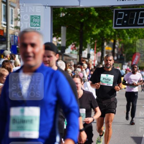 20.09.2026 - PSD Bank Halbmarathon LAZAROV Photography http://msf.ph/oto/10536498 20.09.2026 12:18:07 Ziel 1613, 1868, 2435, 2653, 3258, 4082, 4171, 4582 meine-sportfotos.de