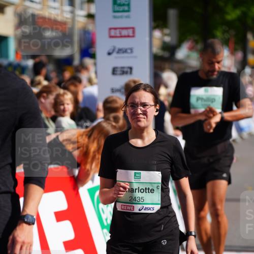 20.09.2026 - PSD Bank Halbmarathon LAZAROV Photography http://msf.ph/oto/10536510 20.09.2026 12:18:09 Ziel 2435, 2653, 3258, 4082, 4171, 4300, 4582 meine-sportfotos.de