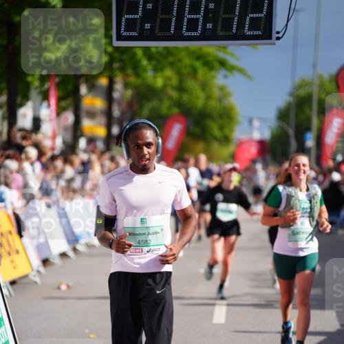 20.09.2026 - PSD Bank Halbmarathon LAZAROV Photography http://msf.ph/oto/10536530 20.09.2026 12:18:11 Ziel 2435, 2653, 3258, 3331, 3463, 4082, 4171, 4300, 4582 meine-sportfotos.de