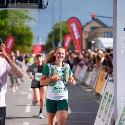 20.09.2026 - PSD Bank Halbmarathon LAZAROV Photography http://msf.ph/oto/10536542 20.09.2026 12:18:13 Ziel 2435, 2653, 3258, 3331, 3463, 4082, 4171, 4300, 4582 meine-sportfotos.de