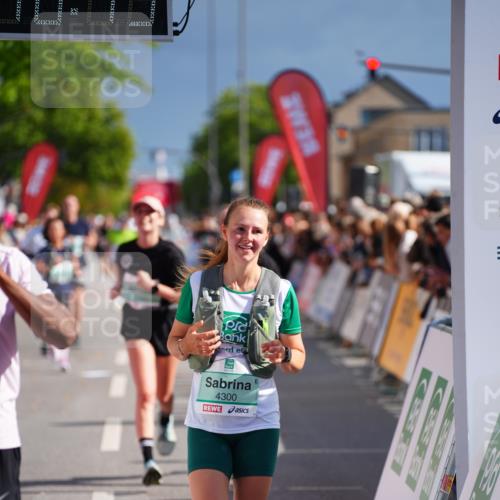 20.09.2026 - PSD Bank Halbmarathon LAZAROV Photography http://msf.ph/oto/10536548 20.09.2026 12:18:13 Ziel 2435, 2653, 3258, 3331, 3463, 4082, 4171, 4300, 4582 meine-sportfotos.de