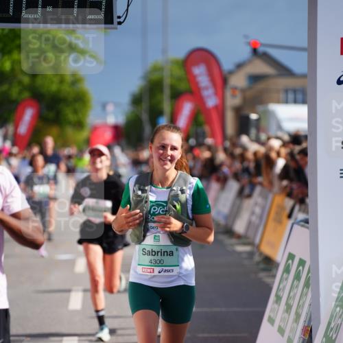 20.09.2026 - PSD Bank Halbmarathon LAZAROV Photography http://msf.ph/oto/10536551 20.09.2026 12:18:13 Ziel 2435, 2653, 3258, 3331, 3463, 4082, 4171, 4300, 4582 meine-sportfotos.de