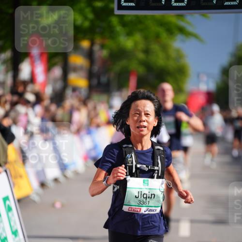 20.09.2026 - PSD Bank Halbmarathon LAZAROV Photography http://msf.ph/oto/10536579 20.09.2026 12:18:19 Ziel 3152, 3331, 3361, 3463, 4300, 4582, 4630 meine-sportfotos.de