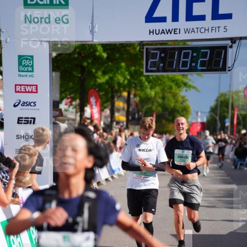 20.09.2026 - PSD Bank Halbmarathon LAZAROV Photography http://msf.ph/oto/10536586 20.09.2026 12:18:20 Ziel 3152, 3331, 3361, 3463, 4300, 4630 meine-sportfotos.de