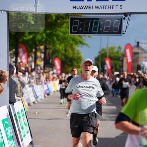 20.09.2026 - PSD Bank Halbmarathon LAZAROV Photography http://msf.ph/oto/10536629 20.09.2026 12:18:28 Ziel 2032, 3152, 4049, 4370, 4630 meine-sportfotos.de