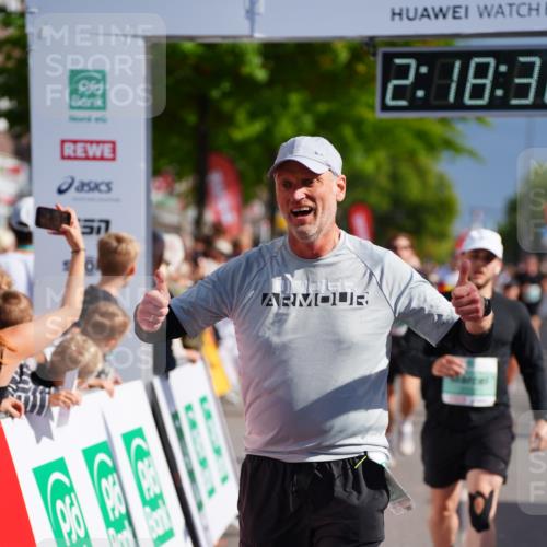 20.09.2026 - PSD Bank Halbmarathon LAZAROV Photography http://msf.ph/oto/10536635 20.09.2026 12:18:30 Ziel 1011, 2032, 2628, 4049, 4159, 4370 meine-sportfotos.de