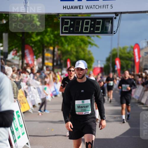 20.09.2026 - PSD Bank Halbmarathon LAZAROV Photography http://msf.ph/oto/10536642 20.09.2026 12:18:31 Ziel 1011, 2032, 2628, 3806, 4049, 4159, 4370 meine-sportfotos.de